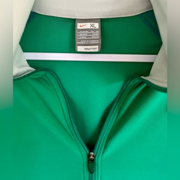 Nike Fit Dry in Green, Women’s XL Zip-Up Jacket EUC - Picture 4 of 4